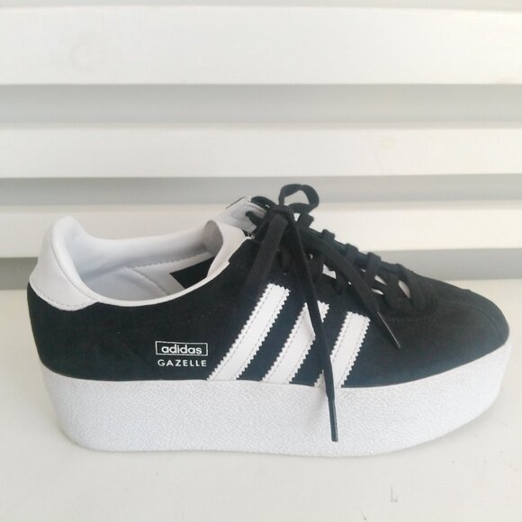 ADIDAS WOMEN'S Gazelle Up BLACK/WHITE SNEAKERS Sz-US 7 - Picture 11 of 12